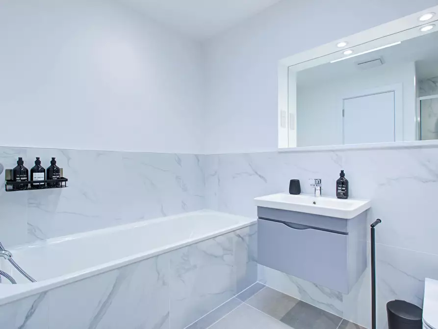 Immagine 4 di Appartamento in affitto  in Horn Lane a Ealing