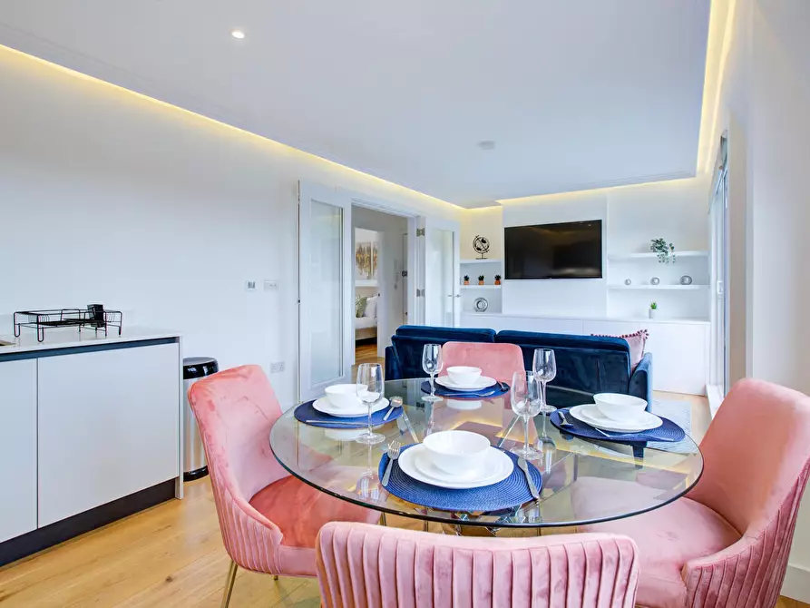 Immagine 6 di Appartamento in affitto  in Horn Lane a Ealing