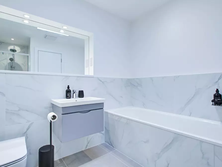 Immagine 5 di Appartamento in affitto  in Horn Lane a Ealing