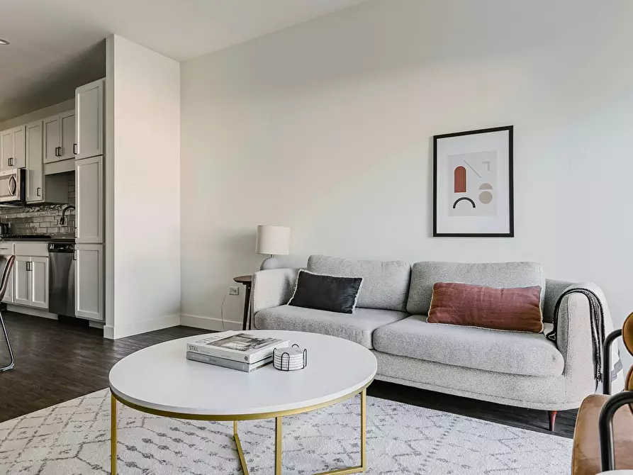 Immagine 2 di Appartamento in affitto  in North Addison Avenue a Ancona
