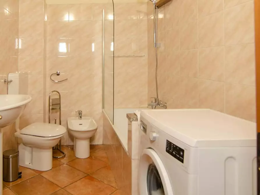 Immagine 6 di Appartamento in affitto  in Borgo delle Colonne a Parma