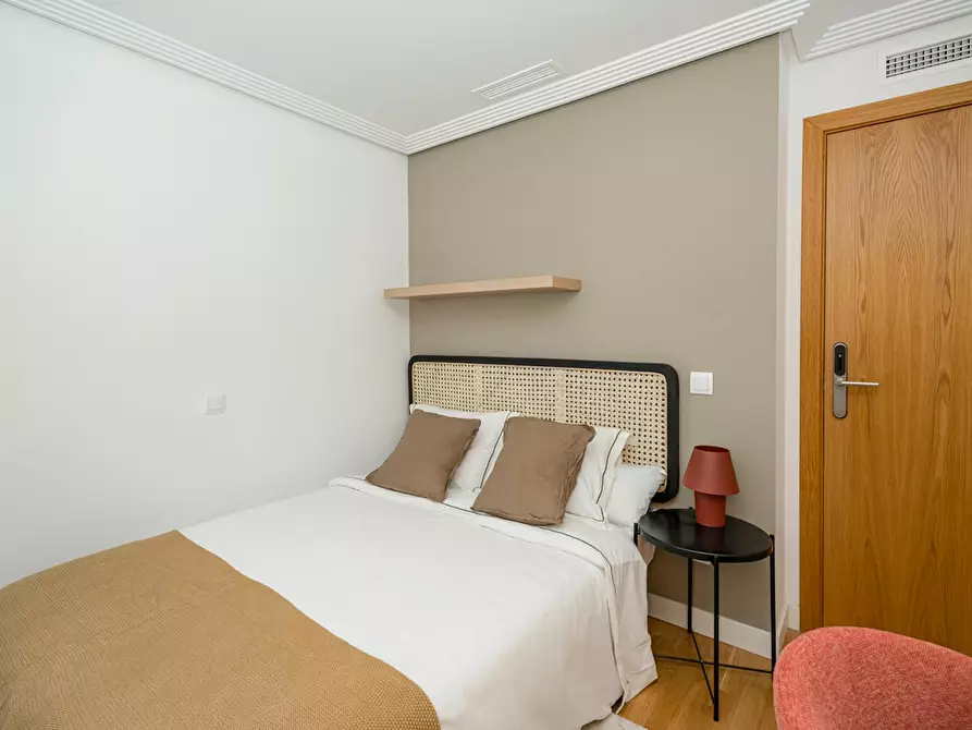 Immagine 1 di Camera in affitto  in Calle del Doctor Fleming a Madrid