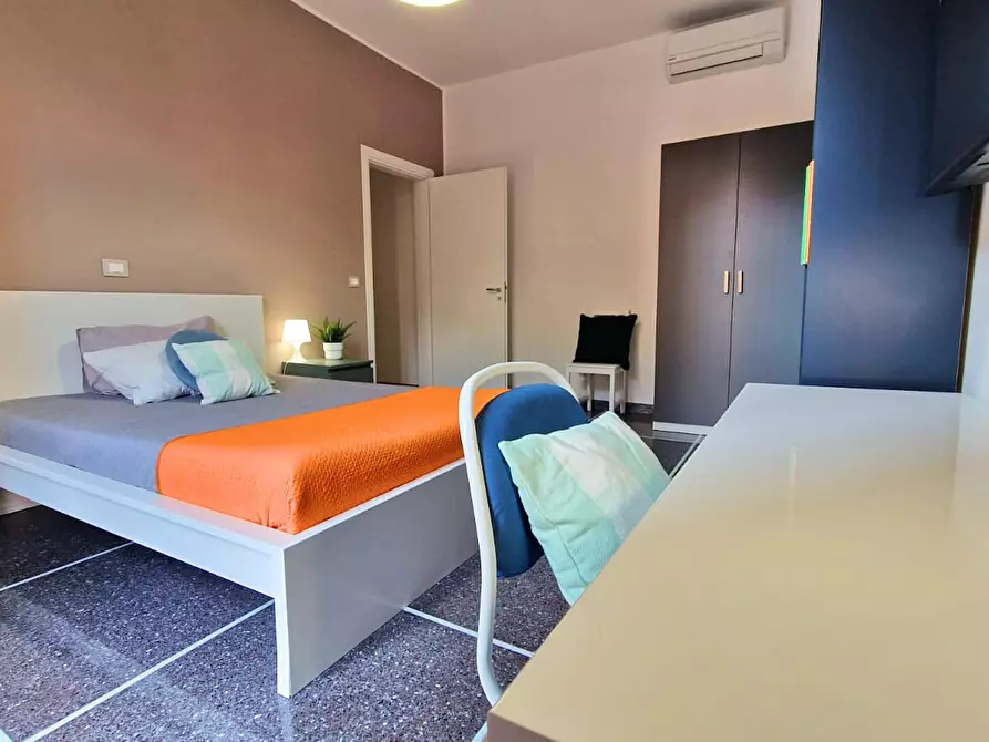 Immagine 2 di Camera in affitto  in Via Toscana a Bologna