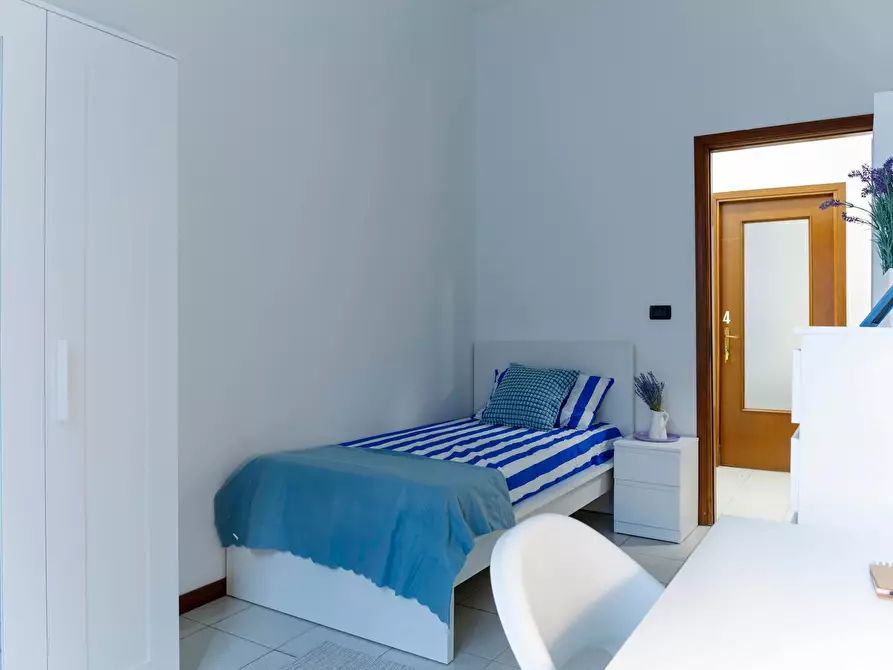 Immagine 2 di Camera in affitto  in Via Romolo Gessi a Torino