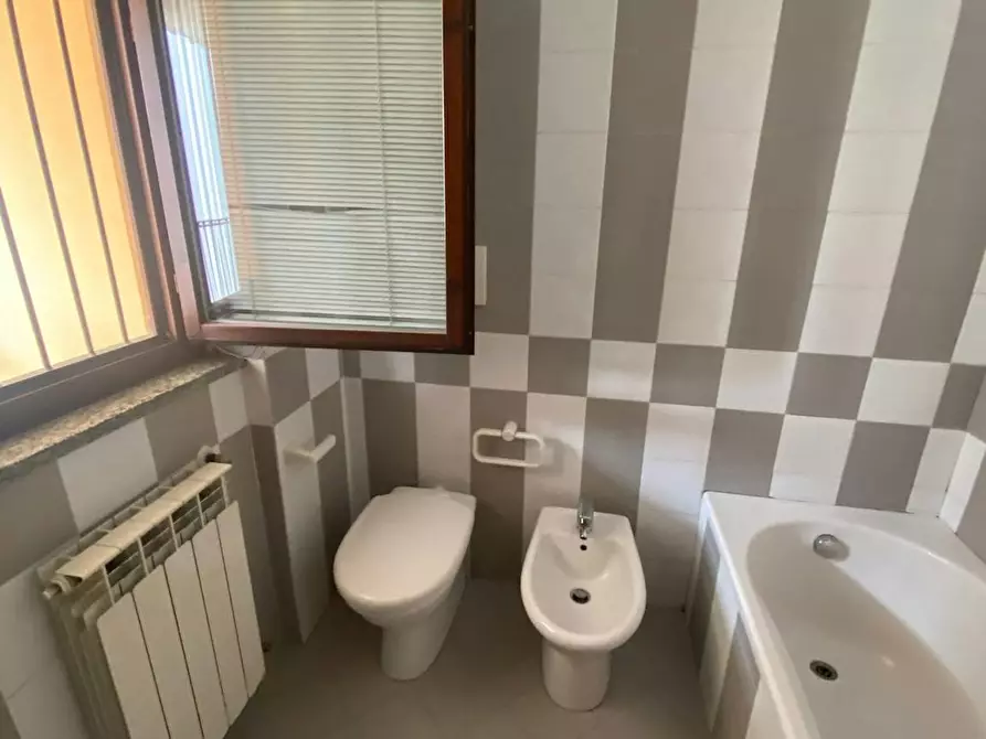 Immagine 4 di Appartamento in affitto  in Via Carpiano a Lonate Pozzolo