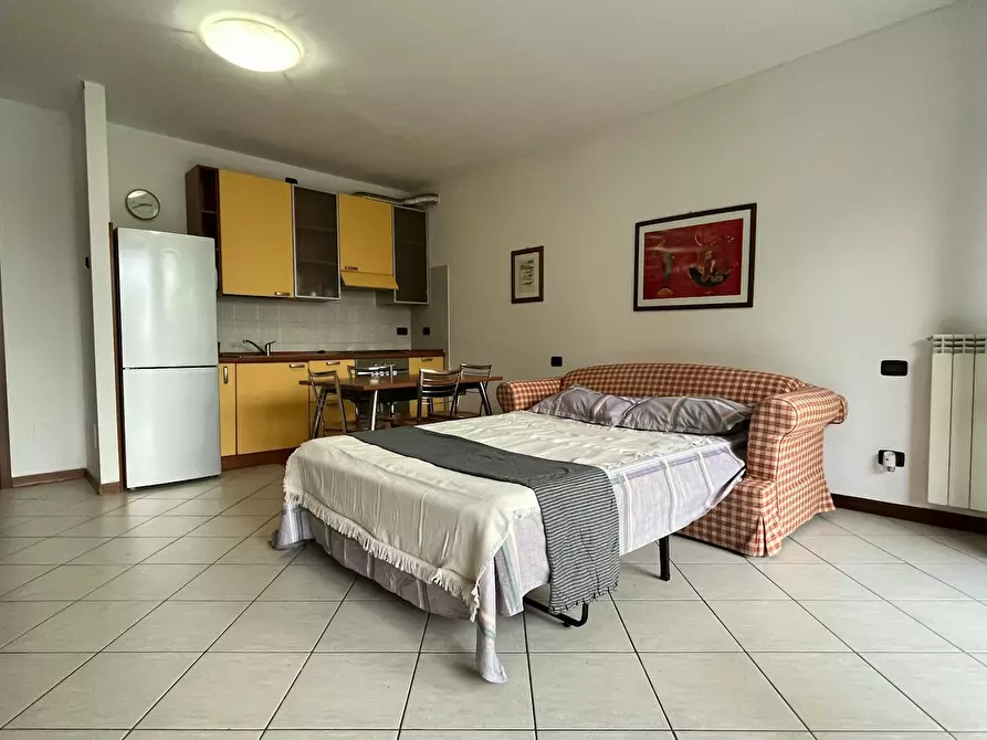 Immagine 2 di Appartamento in affitto  in Via Carpiano a Lonate Pozzolo