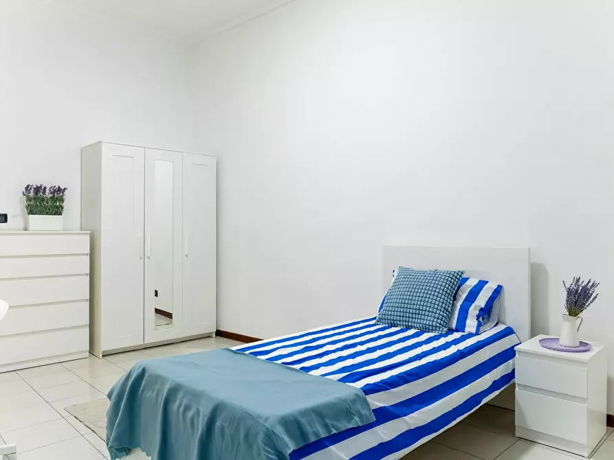 Immagine 10 di Camera in affitto  in Via Romolo Gessi a Torino