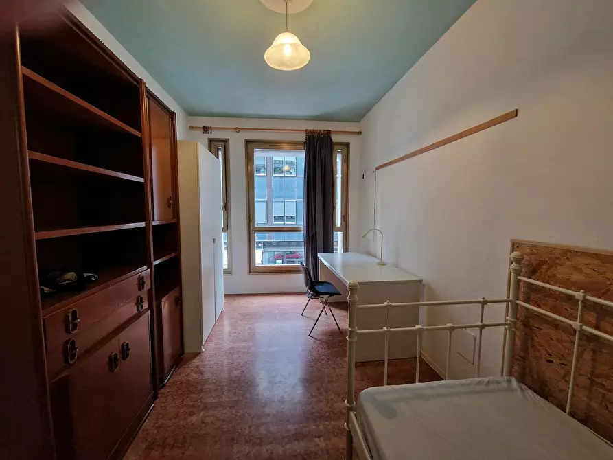 Immagine 9 di Camera in affitto  in Via Ireneo Affò a Parma