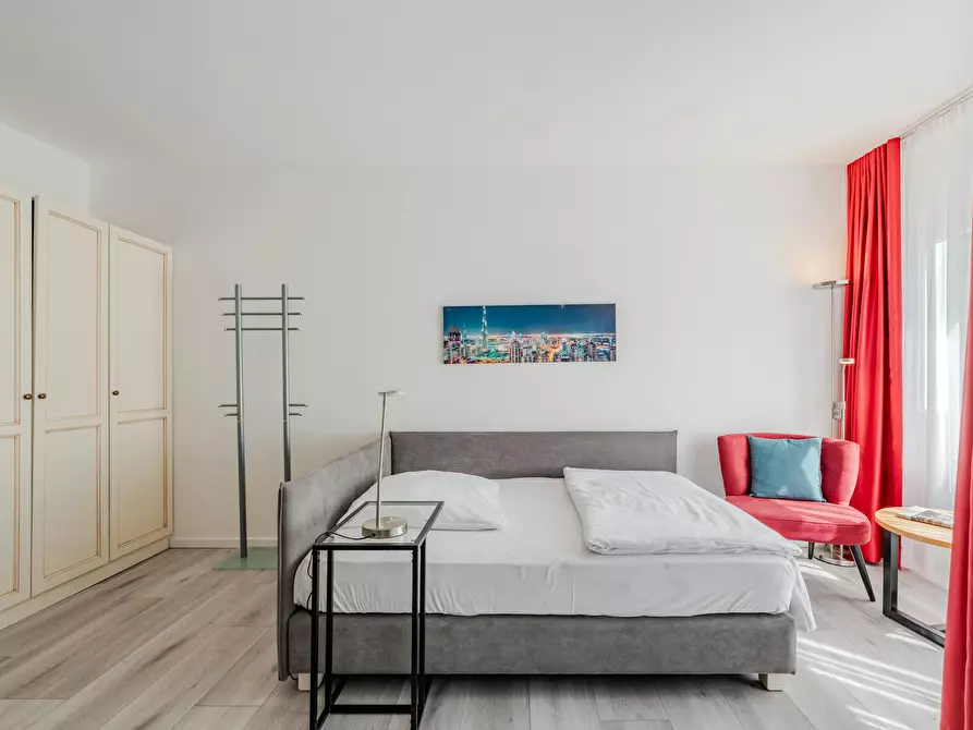 Immagine 2 di Appartamento in affitto  in Jenaer Straße a Berlin