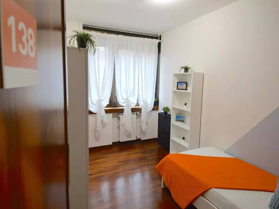 Immagine 1 di Camera in affitto  in Via Pietro Giardini a Modena