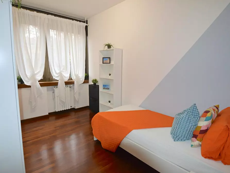 Immagine 5 di Camera in affitto  in Via Pietro Giardini a Modena