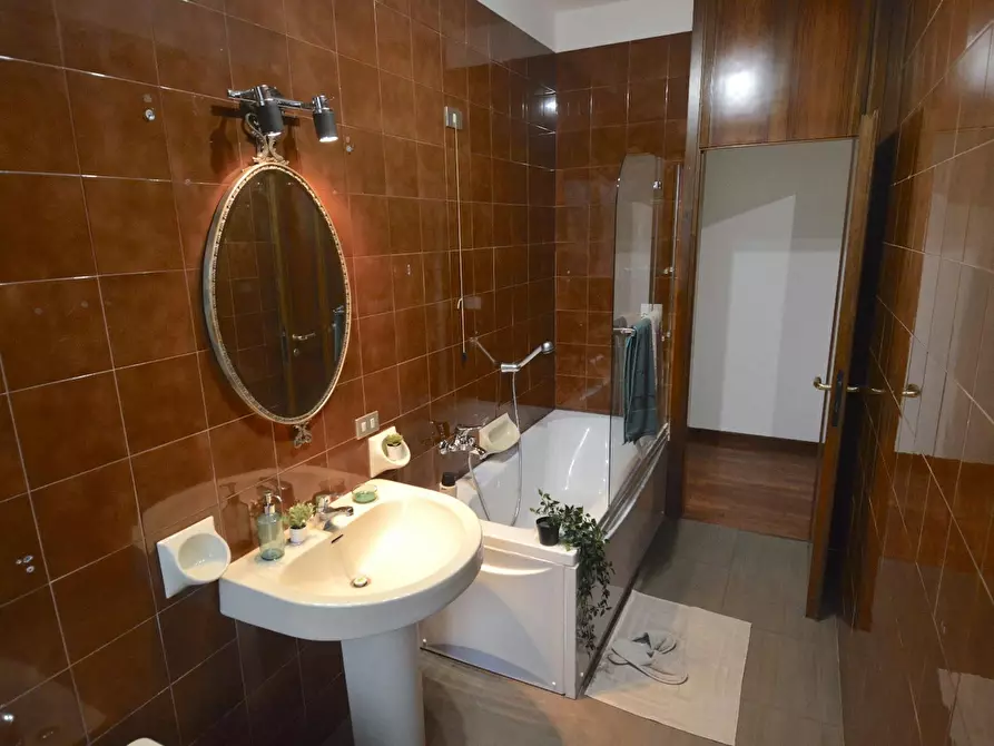 Immagine 6 di Camera in affitto  in Via Pietro Giardini a Modena