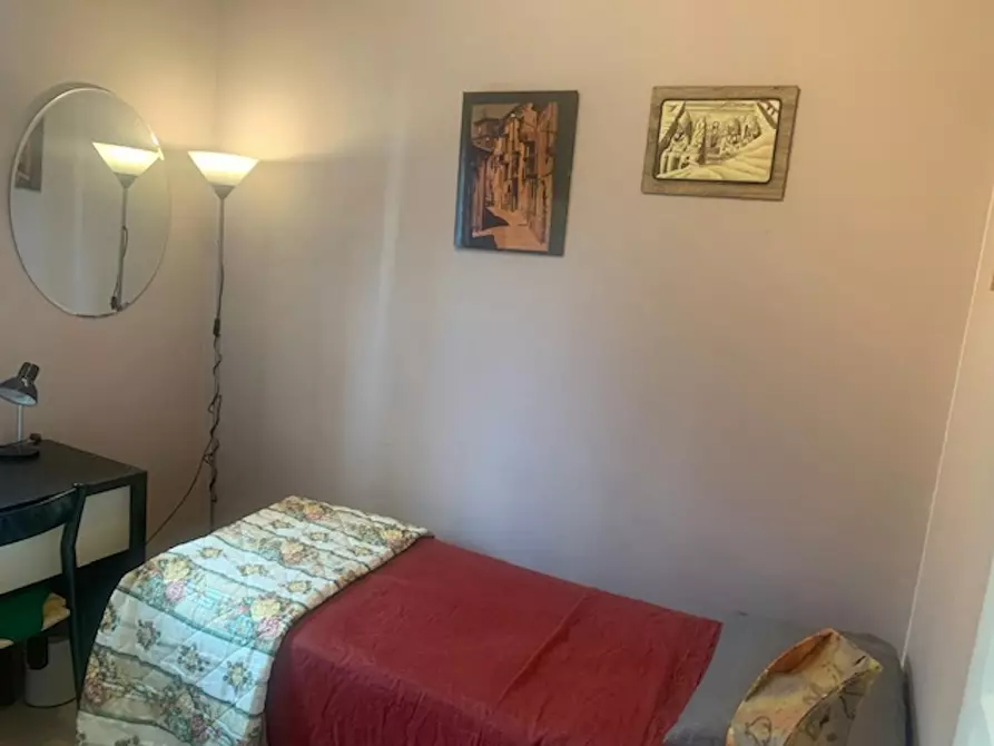 Immagine 3 di Camera in affitto  in Via Alfredo Calzolari a Bologna