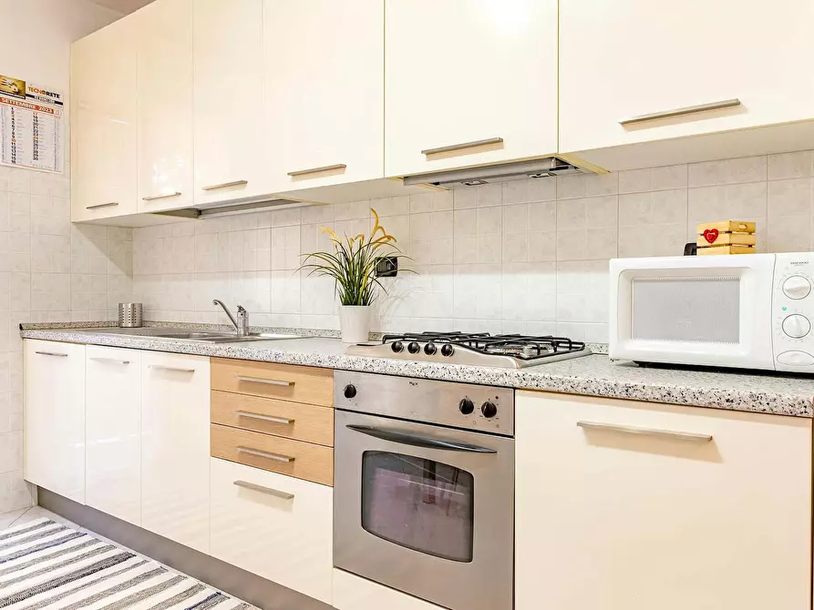 Immagine 3 di Camera in affitto  in Via Caduti in Missione di Pace a Milano