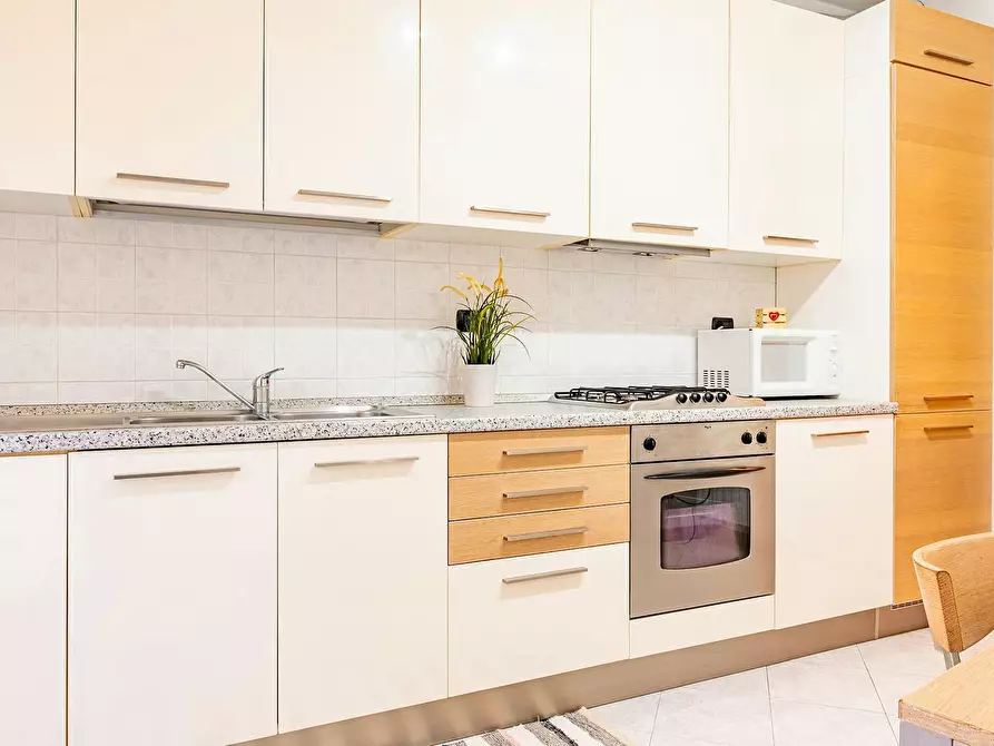 Immagine 4 di Camera in affitto  in Via Caduti in Missione di Pace a Milano