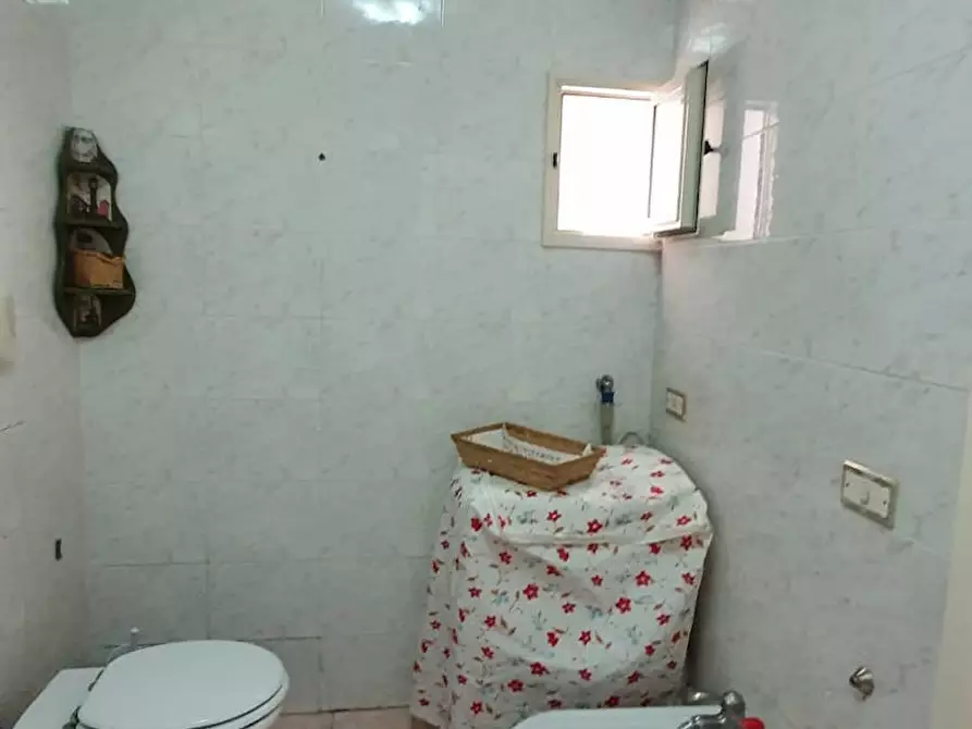 Immagine 5 di Appartamento in affitto  in Via Santa Teresella degli Spagnoli a Napoli