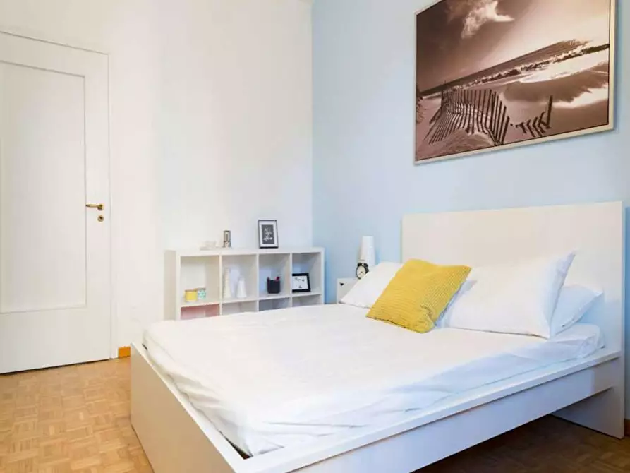 Immagine 1 di Camera in affitto  in Via dei Mandorli a Corsico