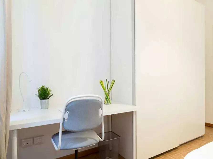 Immagine 3 di Camera in affitto  in Via dei Mandorli a Corsico