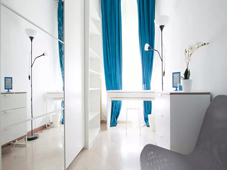 Immagine 5 di Camera in affitto  in Corso Sempione a Milano