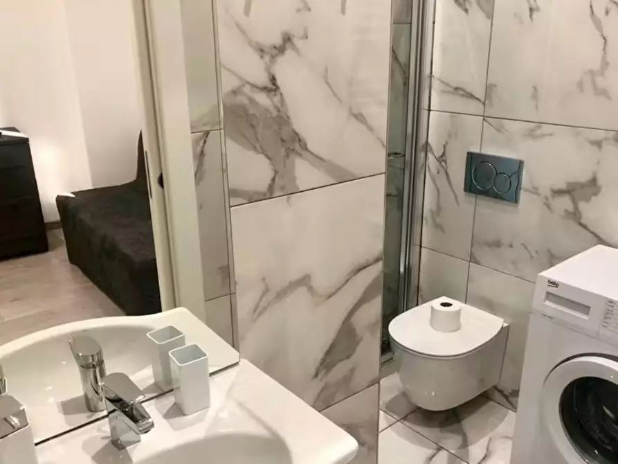 Immagine 4 di Appartamento in affitto  in Via Ronchi a Milano