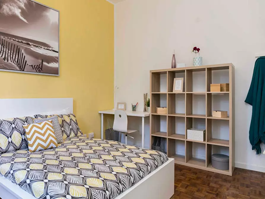 Immagine 1 di Camera in affitto  in Via delle Acacie a Buccinasco