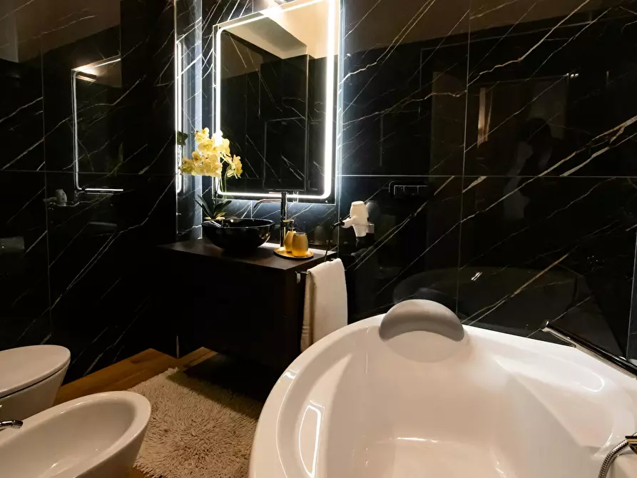 Immagine 5 di Appartamento in affitto  in Via Maria Vittoria a Torino