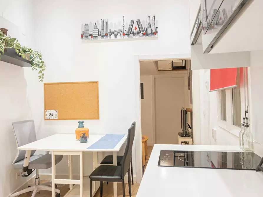 Immagine 3 di Appartamento in affitto  in Calle de Vargas a Madrid