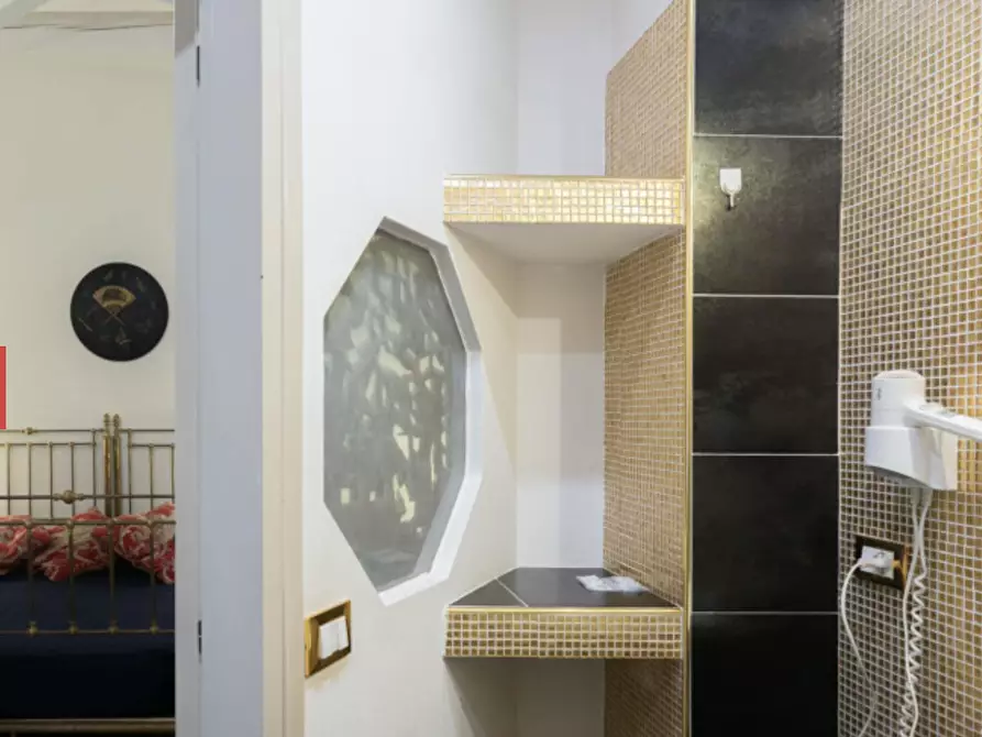 Immagine 8 di Camera in affitto  in Via del Carro a Bologna