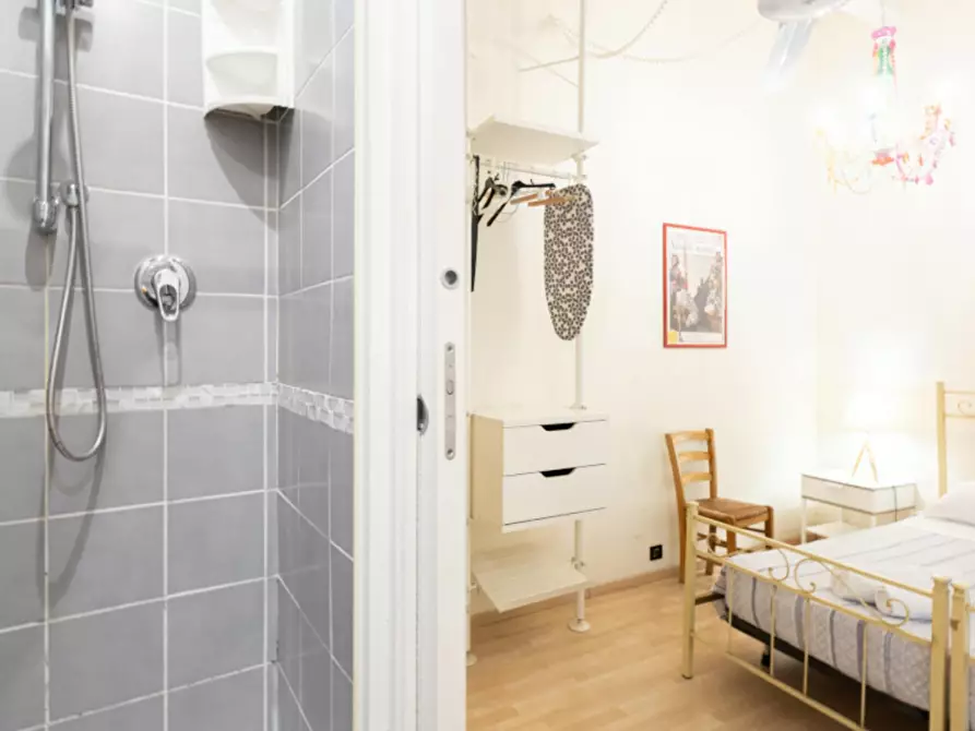 Immagine 8 di Camera in affitto  in Via del Carro a Bologna