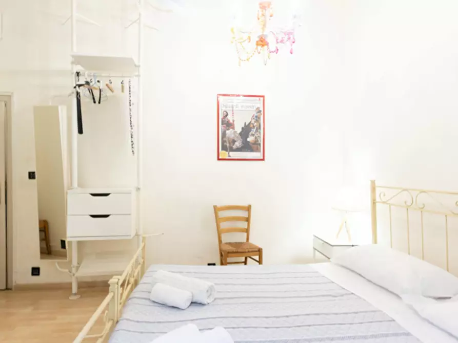 Immagine 6 di Camera in affitto  in Via del Carro a Bologna