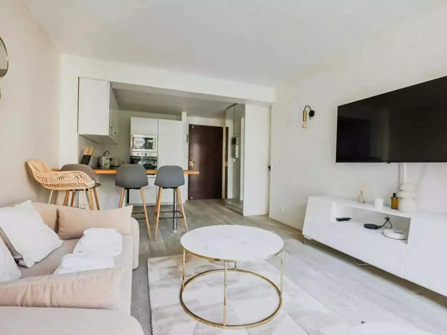 Immagine 2 di Appartamento in affitto  in Rue Frédéric Passy a Neuilly-sur-Seine