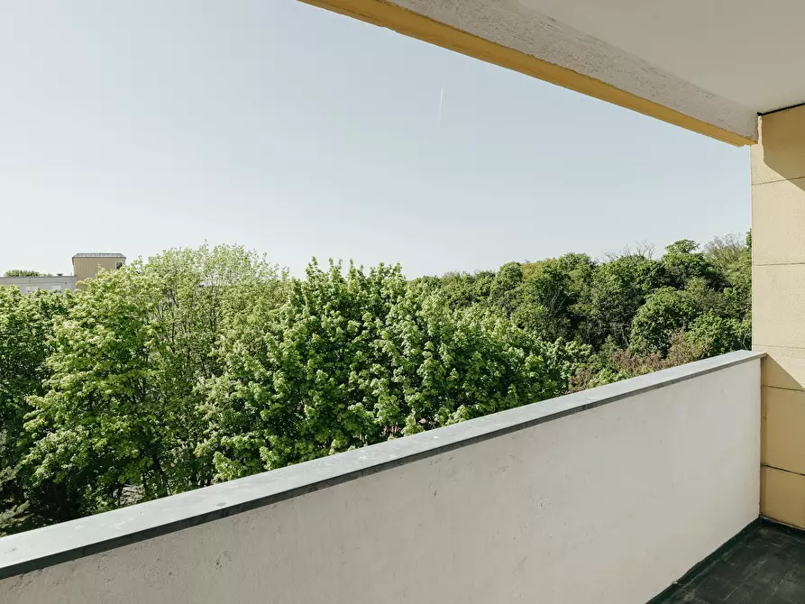 Immagine 7 di Appartamento in affitto  in Angerburger Allee a Berlin