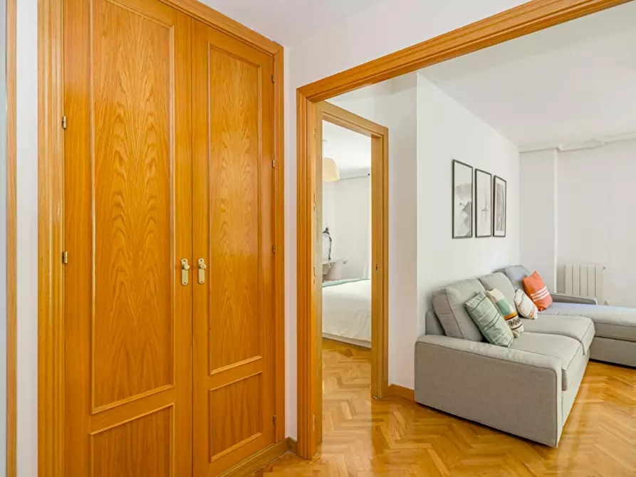 Immagine 10 di Camera in affitto  in Calle de Villaamil a Madrid