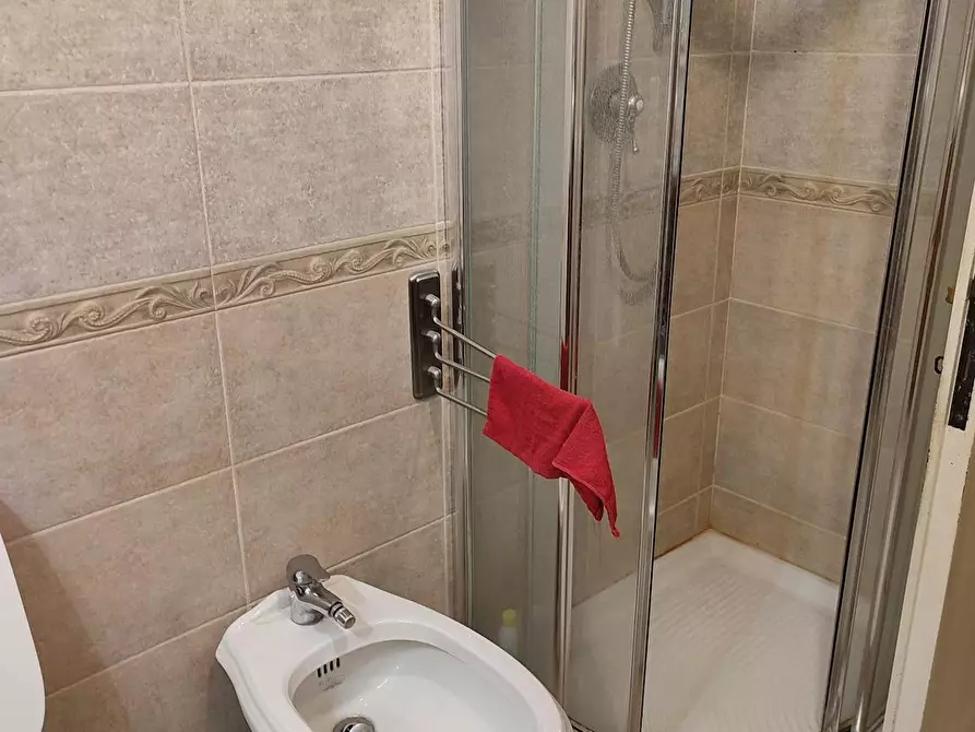 Immagine 10 di Camera in affitto  in Via Federico Barocci a Roma