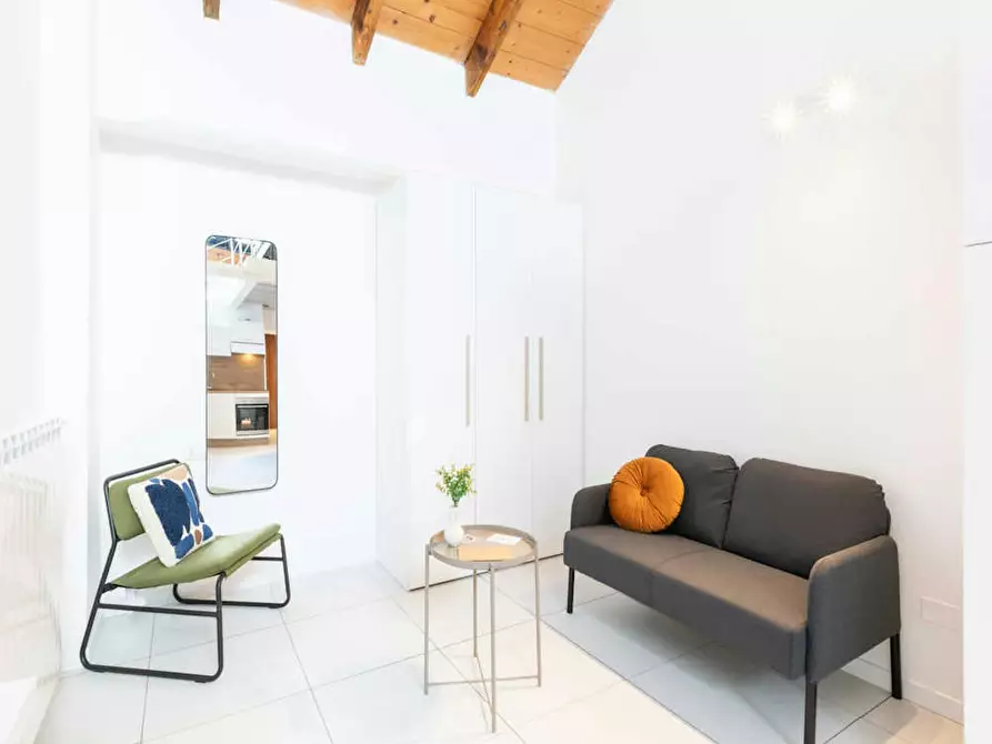 Immagine 7 di Appartamento in affitto  in Via Giambellino a Milano