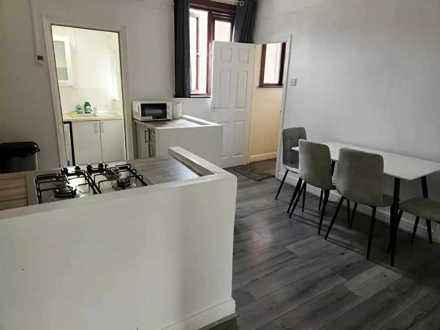 Immagine 4 di Casa indipendente in affitto  in King's Crescent a Conisbrough