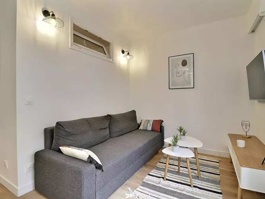 Immagine 1 di Appartamento in affitto  in Rue Michel Ange a Paris 16