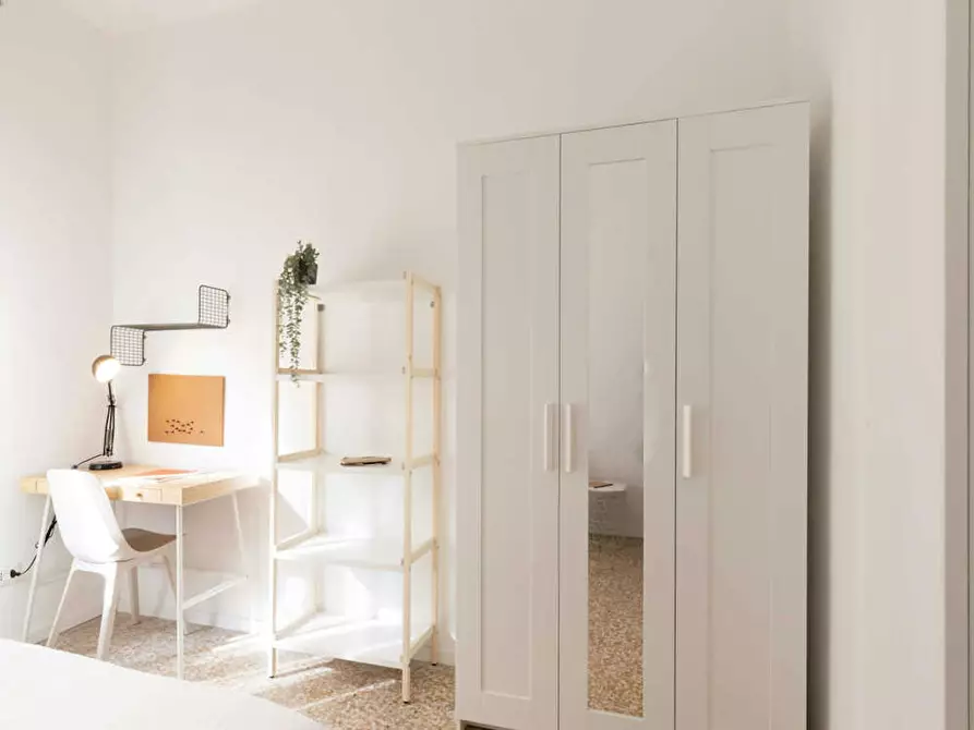 Immagine 6 di Camera in affitto  in Viale Carlo Espinasse a Milano