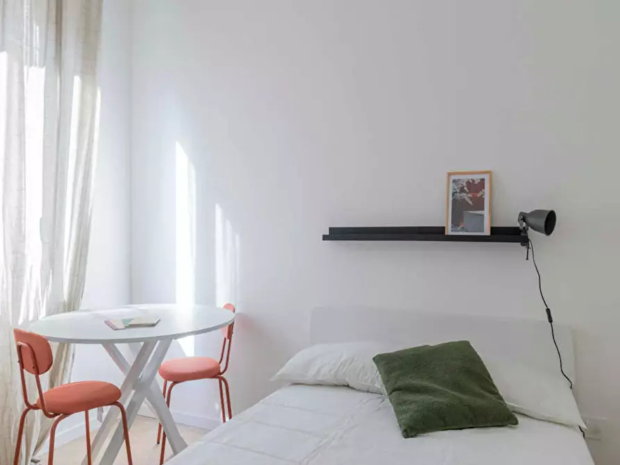 Immagine 2 di Camera in affitto  in Viale Carlo Espinasse a Milano