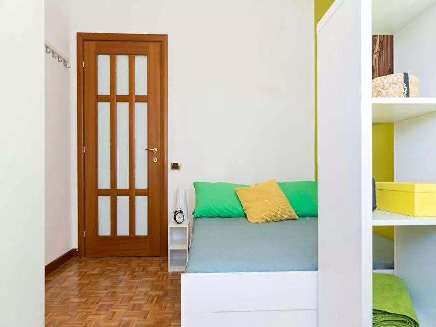 Immagine 3 di Camera in affitto  in Via dei Pioppi a Buccinasco