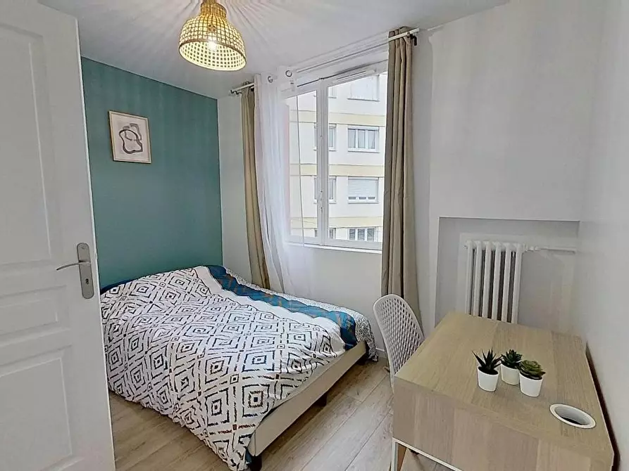 Immagine 3 di Camera in affitto  in Rue Sainte-Paix a Caen