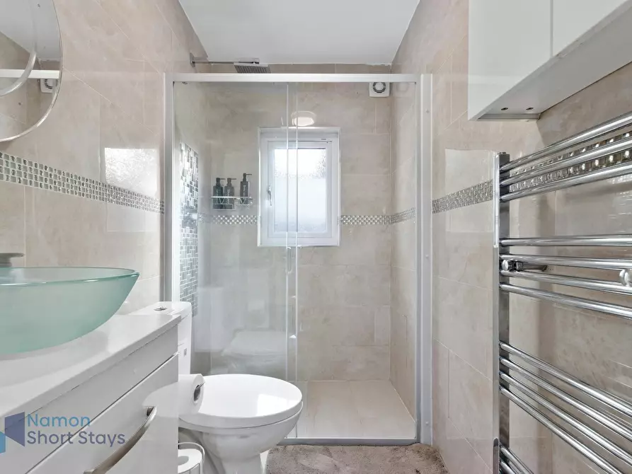 Immagine 7 di Casa indipendente in affitto  in Windermere Road a Croydon