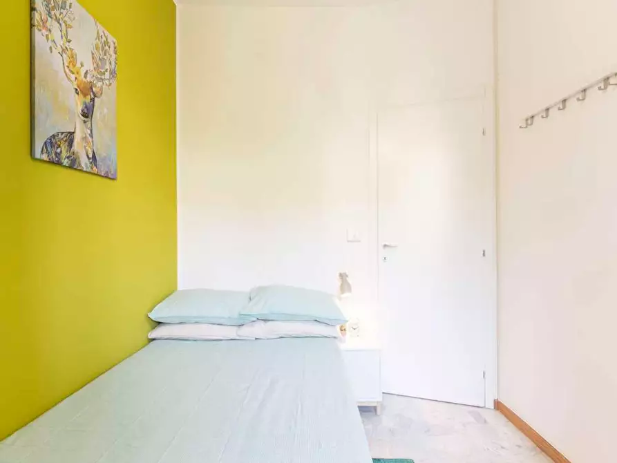 Immagine 4 di Camera in affitto  in Via Lorenteggio a Milano