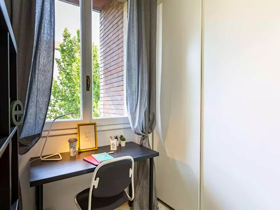 Immagine 6 di Camera in affitto  in Via Lorenteggio a Milano