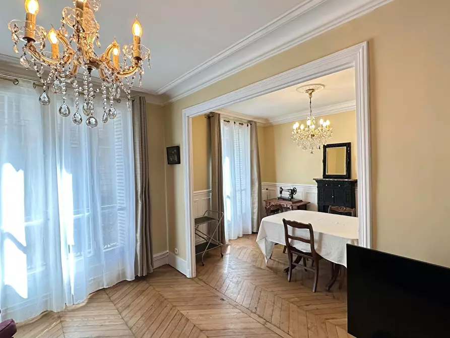 Immagine 1 di Appartamento in affitto  in Rue des Martyrs a Paris 18