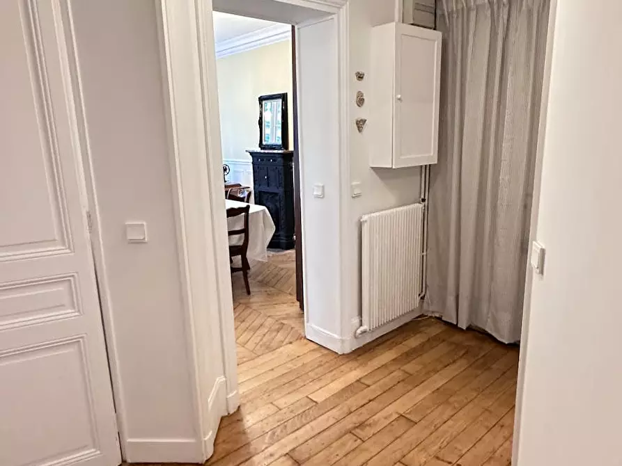 Immagine 8 di Appartamento in affitto  in Rue des Martyrs a Paris 18