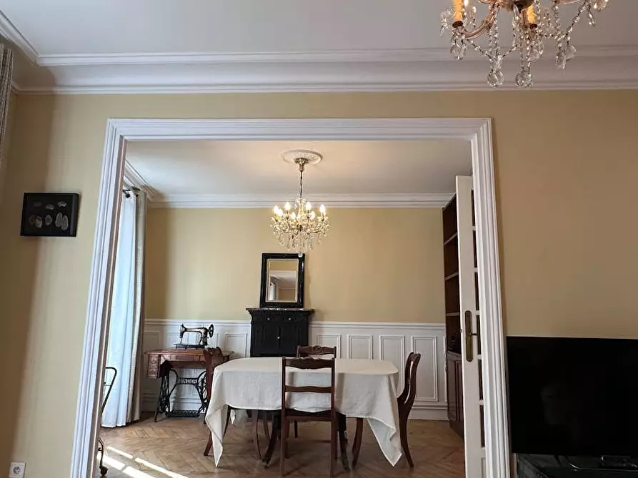 Immagine 2 di Appartamento in affitto  in Rue des Martyrs a Paris 18