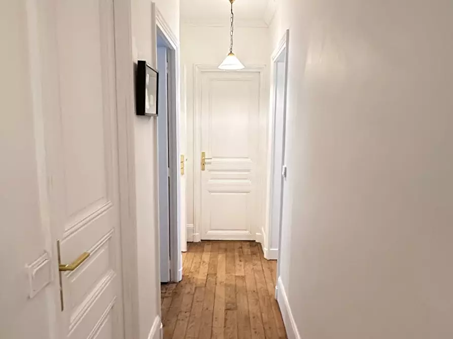 Immagine 10 di Appartamento in affitto  in Rue des Martyrs a Paris 18