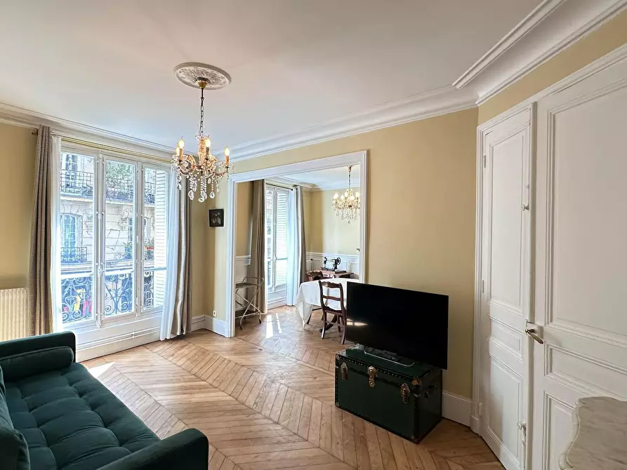 Immagine 3 di Appartamento in affitto  in Rue des Martyrs a Paris 18