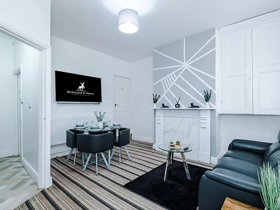 Immagine 1 di Casa indipendente in affitto  in Turner Place a Queensbury